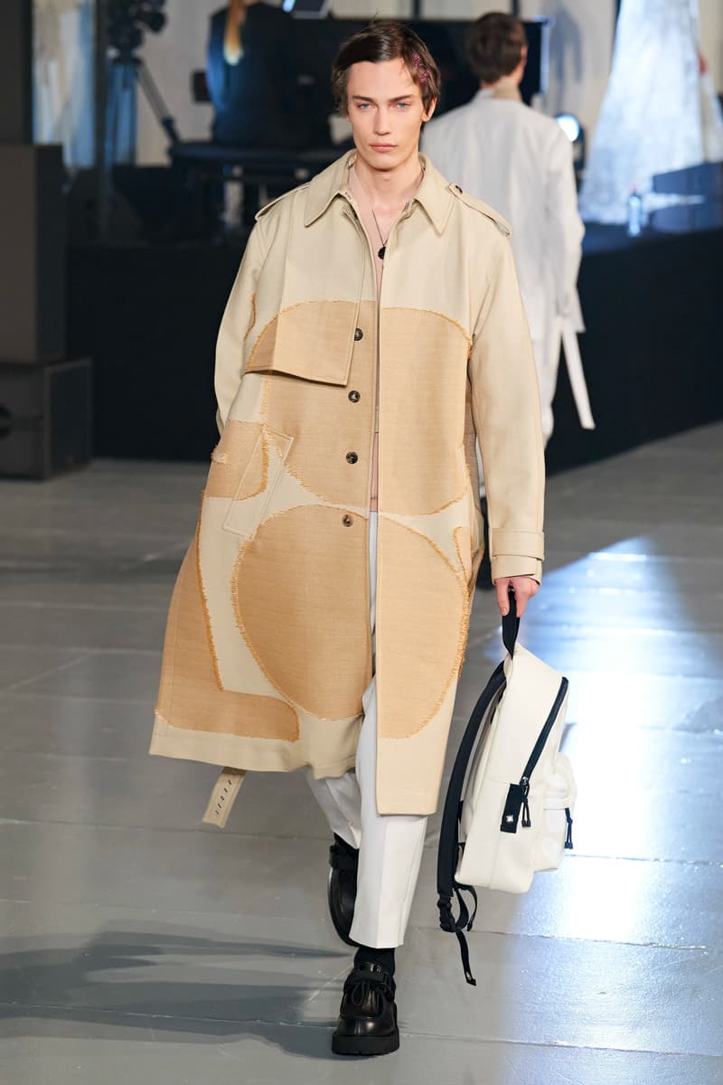 ヴァレンティノ 2020年秋冬コレクション オニツカタイガー Valentino Fall/Winter 2020 Runway Collection paris fashion week mens Pierpaolo Piccioli ready to wear flowers 