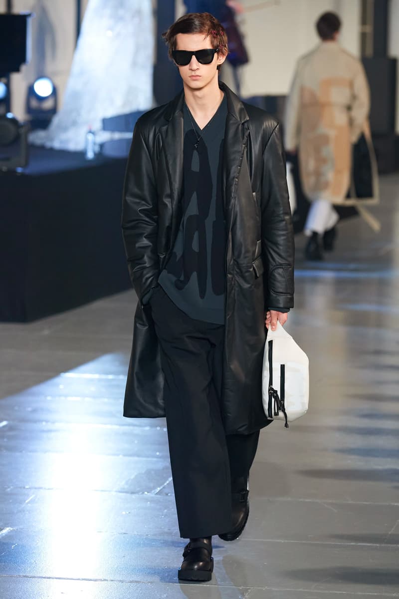 ヴァレンティノ 2020年秋冬コレクション オニツカタイガー Valentino Fall/Winter 2020 Runway Collection paris fashion week mens Pierpaolo Piccioli ready to wear flowers 