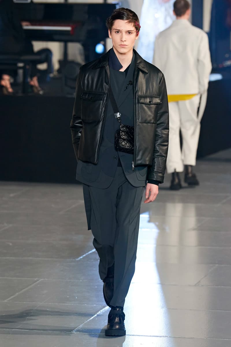 ヴァレンティノ 2020年秋冬コレクション オニツカタイガー Valentino Fall/Winter 2020 Runway Collection paris fashion week mens Pierpaolo Piccioli ready to wear flowers 