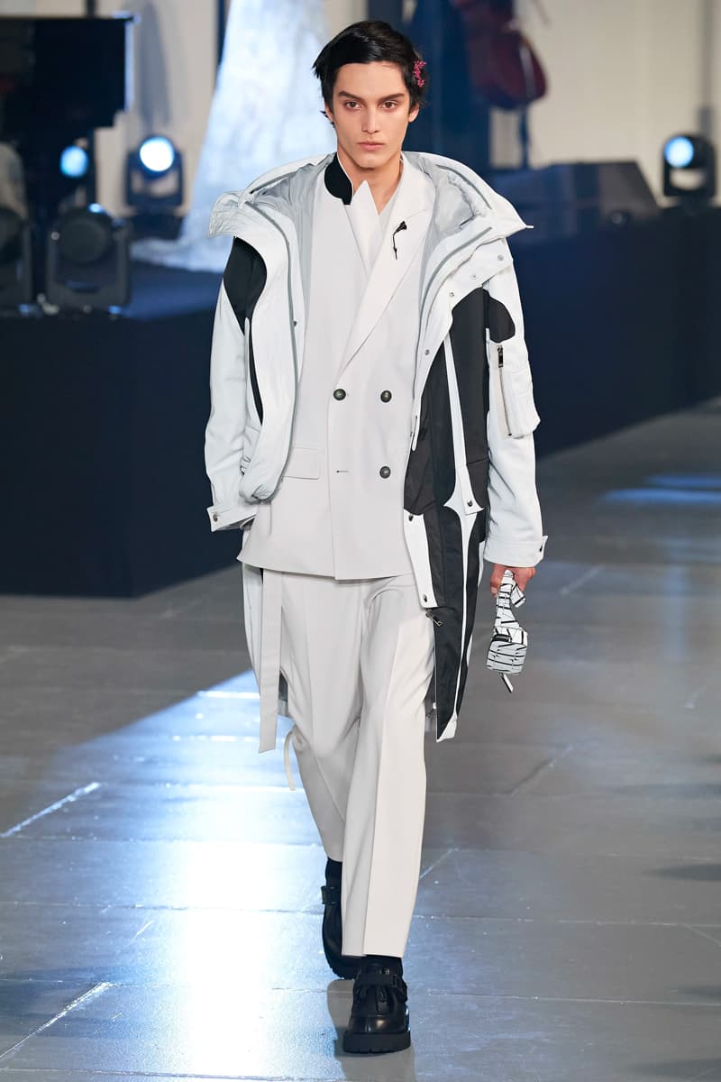 ヴァレンティノ 2020年秋冬コレクション オニツカタイガー Valentino Fall/Winter 2020 Runway Collection paris fashion week mens Pierpaolo Piccioli ready to wear flowers 