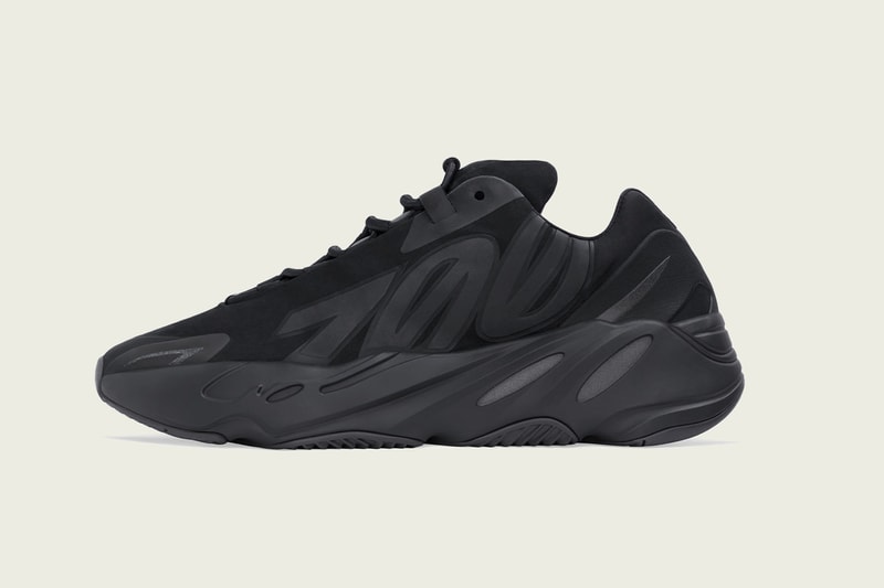 イージーブースト 700 MNVN BLACKが発売 adidas + KANYE WEST による最新モデル YEEZY BOOST 700 MNVN BLACK の国内発売が決定