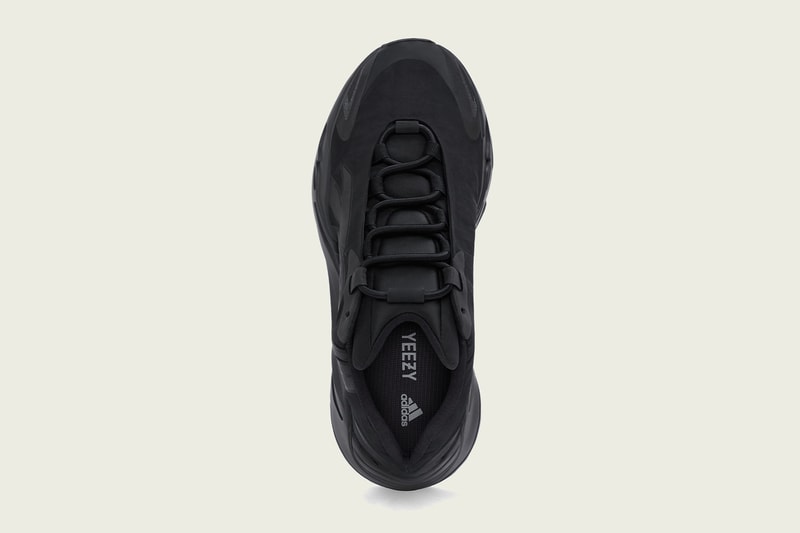イージーブースト 700 MNVN BLACKが発売 adidas + KANYE WEST による最新モデル YEEZY BOOST 700 MNVN BLACK の国内発売が決定