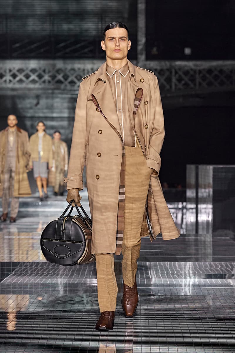 バーバリー2020年秋冬コレクション Burberry "Memories" Fall/Winter 2020 London Fashion Week Runway Show Riccardo Tisci Looks Kensington Olympia Fashion House Heritage British Tailoring Coats Katia and Marielle Labèque producer Arca Performance