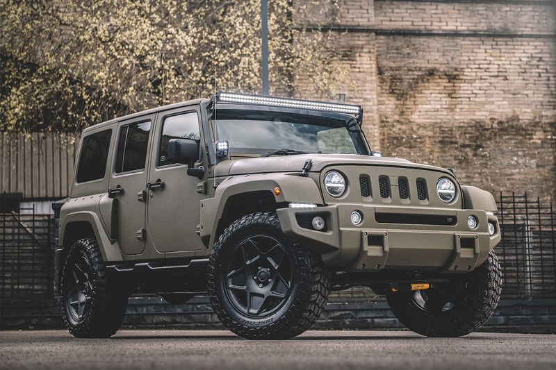 英国カスタムカーメーカーから軍用車仕様の Jeep Wrangler Sahara が登場 Chelsea Truck Co. Black Hawk Expedition Info Jeep Wrangler Sahara off-roading SUVs Jeeps 
