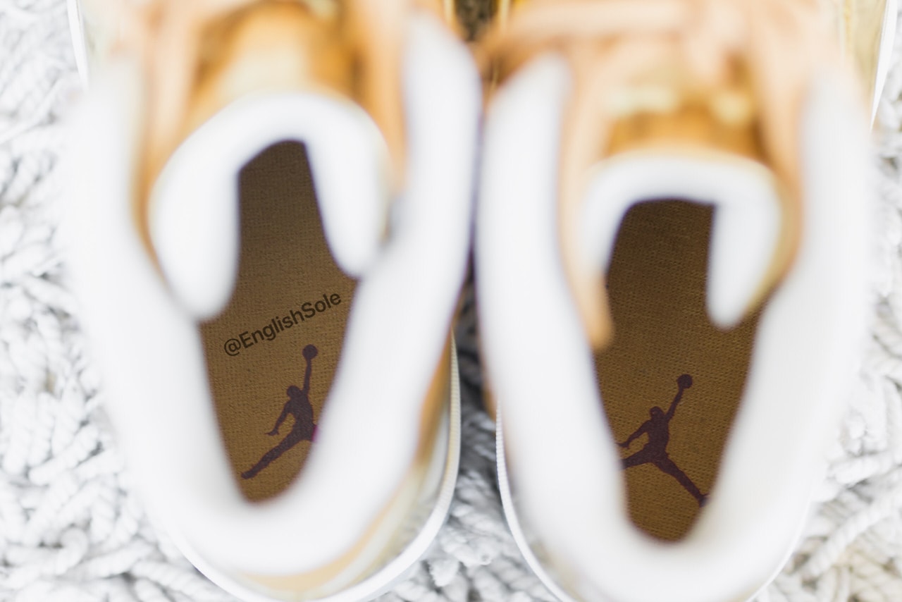 黄金に光り輝く OVO × Air Jordan 11 のビジュアルが公開 Drake's Unreleased Gold OVO Air Jordan 11 Closer Look Official Golden Flecks Metallic Icy Sole Unit Jumpman 23 Shoetrees Glitter Highly Limited Samples 10 Pairs Shoes Footwear Sneakers