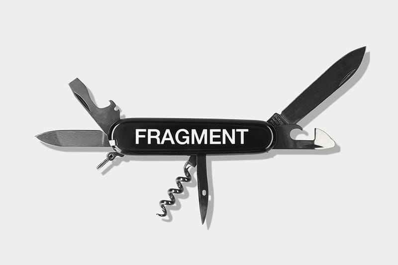 fragment design x Victorinox によるダブルネームのアーミーナイフが発売