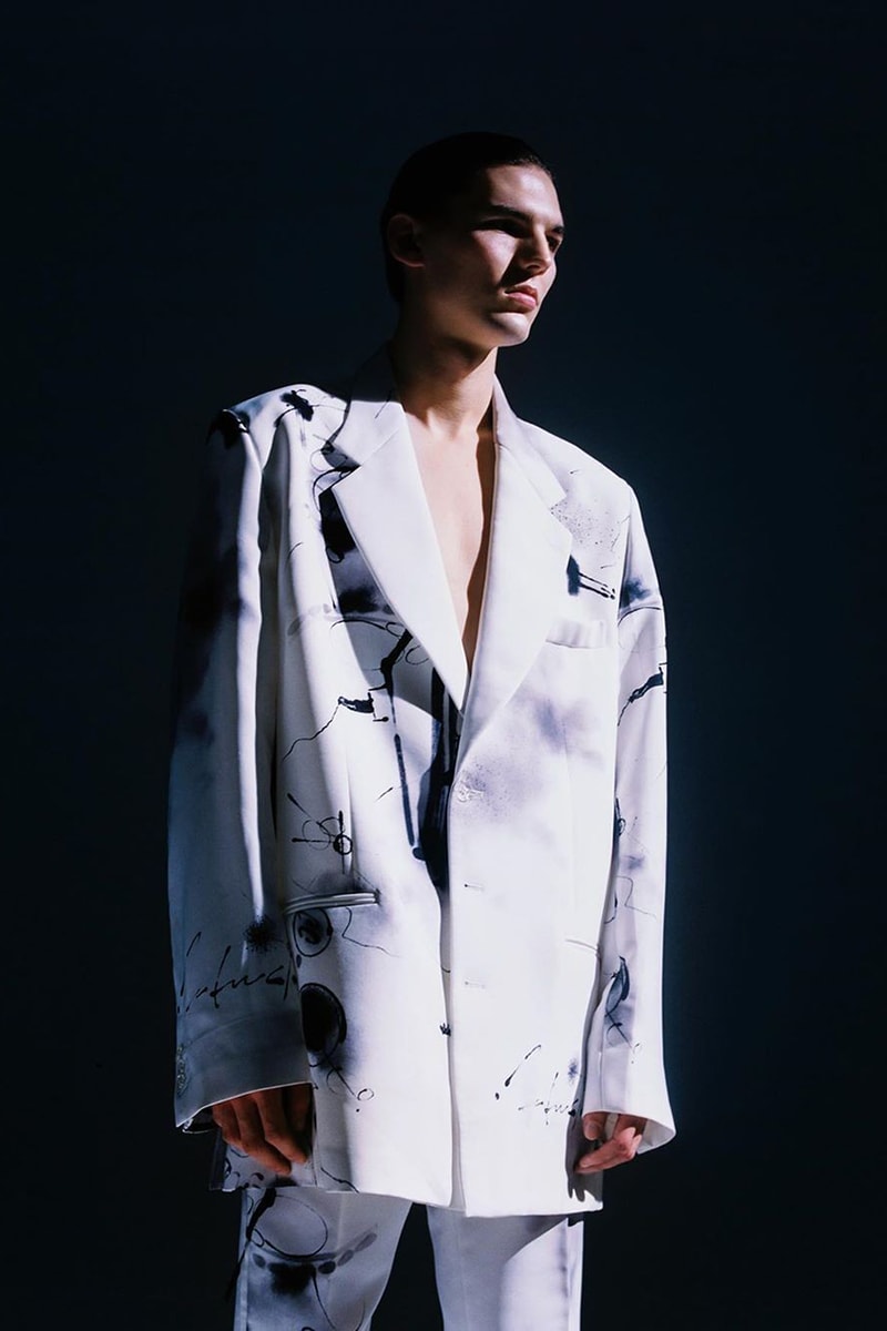 オフホワイト™ c/o フューチュラのルックブックが公開 Futura 2000 x Off-White™ Capsule Collection Lookbook Closer Look Thibaut Grevet Virgil Abloh Menswear Clothing Streetwear Prints Patterns Coats Outerwear 