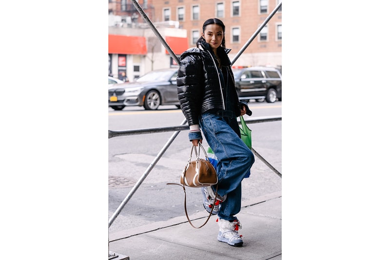 ストリートスタイル：2020年秋冬ニューヨークファッションウィーク Streetstyle：New York Fashion Week Men’s Fall/Winter 2020 New York Fashion Week Men's Fall/Winter 2020 Street Style Menswear Footwear Womenswear Looks Sneakers Outerwear Undercover x Supreme Louis Vuitton Virgil Abloh Off-White x Nike Tom Sachs Mars Yard Dior Kim Jones Scarr's Pizza AF1