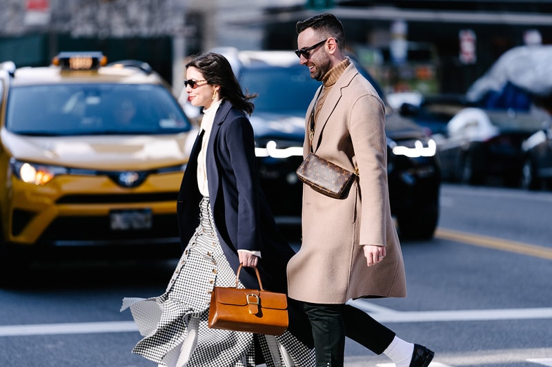 ストリートスタイル：2020年秋冬ニューヨークファッションウィーク Streetstyle：New York Fashion Week Men’s Fall/Winter 2020 New York Fashion Week Men's Fall/Winter 2020 Street Style Menswear Footwear Womenswear Looks Sneakers Outerwear Undercover x Supreme Louis Vuitton Virgil Abloh Off-White x Nike Tom Sachs Mars Yard Dior Kim Jones Scarr's Pizza AF1