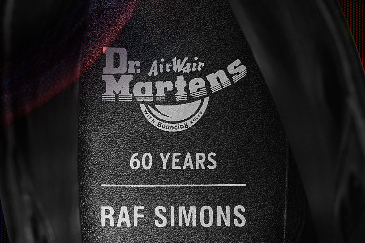 Raf Simons × Dr. Martens のコラボによる8ホールブーツが発売 Raf simons dr martens spring summer 2020 release information 1460 remastered boots metal hooks buy cop purchase