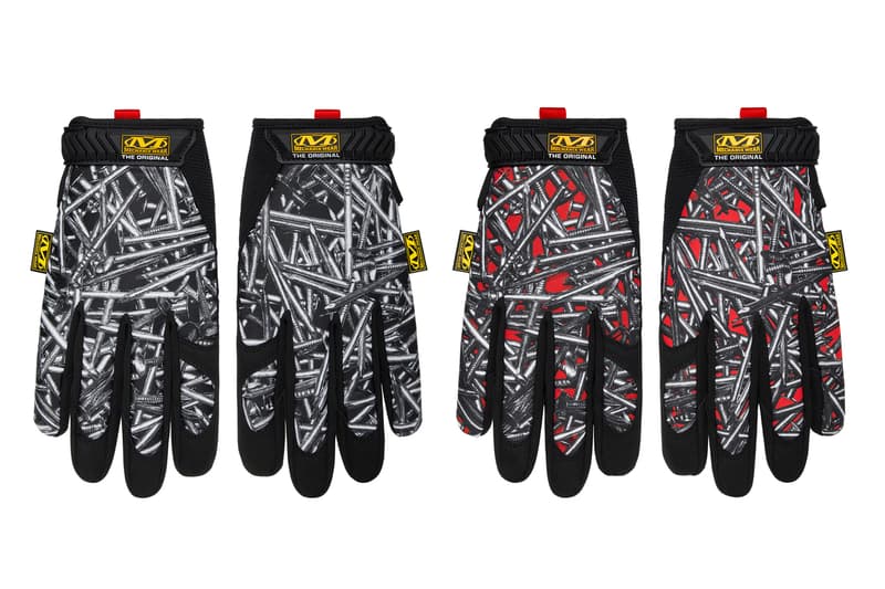 シュプリーム Supreme 2020年春夏コレクション アクセサリー 遊び心が溢れ過ぎて、やや、やりすぎ感(?)すら漂う〈Supreme〉のアクセサリー類。今季も無駄に(?)実用性抜群なアイテムがずらりと並ぶ。世界中のプロメカニックから絶大な評価を得る「Mac Tools(マックツールズ)」のワークステーションから、1987年創業の「S&M Bikes」によるBMX ダートバイク、「Leica(ライカ)」の双眼鏡、ボックスロゴの入ったジップロック®、2Pac(トゥパック)のホログラム画像を配置したスケートデッキ、そして、なんとオレオのクッキーまで……。日本展開のないプロダクトが含まれている可能性もあるが、2020年春夏コレクションも決して期待を裏切らないラインアップに。
