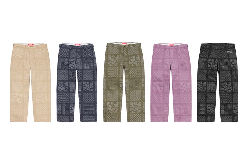 シュプリーム Supreme 2020年春夏コレクション ボトムス 〈Supreme〉のボトムスは、Tシャツやアクセサリー類などと比べると、やや印象が薄いかもしれないが、その確かなクオリティによって固定ファンが多いのも事実。今季はバンダナ柄をはじめ、Rammellzee(ラメルジー)、2019年9月に死去したシンガーソングライター/イラストレーター Daniel Johnston(ダニエル・ジョンストン)、Jamil GS(ジャミル・GS)、Keegan Dakkarといったアーティストやフォトグラファーの作品を大胆に使用した総柄ものが多く並ぶ。素材もデニムからコーデュロイ、スウェット、ナイロン、GORE-TEXまで、春夏ながら全シーズン対応可能なラインアップに。