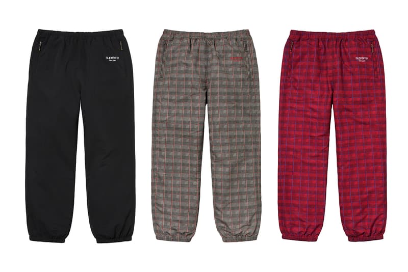 シュプリーム Supreme 2020年春夏コレクション ボトムス 〈Supreme〉のボトムスは、Tシャツやアクセサリー類などと比べると、やや印象が薄いかもしれないが、その確かなクオリティによって固定ファンが多いのも事実。今季はバンダナ柄をはじめ、Rammellzee(ラメルジー)、2019年9月に死去したシンガーソングライター/イラストレーター Daniel Johnston(ダニエル・ジョンストン)、Jamil GS(ジャミル・GS)、Keegan Dakkarといったアーティストやフォトグラファーの作品を大胆に使用した総柄ものが多く並ぶ。素材もデニムからコーデュロイ、スウェット、ナイロン、GORE-TEXまで、春夏ながら全シーズン対応可能なラインアップに。