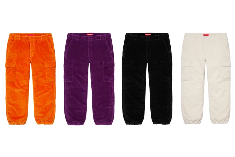 シュプリーム Supreme 2020年春夏コレクション ボトムス 〈Supreme〉のボトムスは、Tシャツやアクセサリー類などと比べると、やや印象が薄いかもしれないが、その確かなクオリティによって固定ファンが多いのも事実。今季はバンダナ柄をはじめ、Rammellzee(ラメルジー)、2019年9月に死去したシンガーソングライター/イラストレーター Daniel Johnston(ダニエル・ジョンストン)、Jamil GS(ジャミル・GS)、Keegan Dakkarといったアーティストやフォトグラファーの作品を大胆に使用した総柄ものが多く並ぶ。素材もデニムからコーデュロイ、スウェット、ナイロン、GORE-TEXまで、春夏ながら全シーズン対応可能なラインアップに。