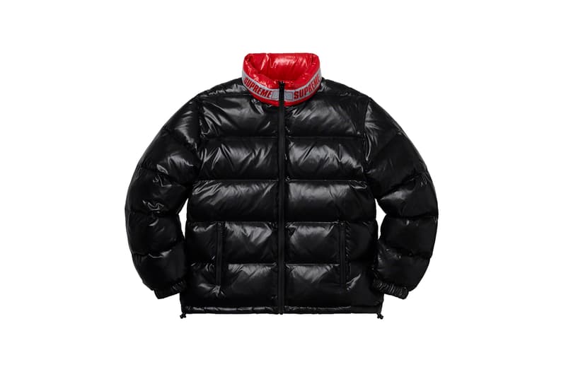 シュプリーム Supreme 2020年春夏コレクション ジャケット まず注目したいのが、2010年になくなった伝説のグラフティアーティスト<a href="https://hypebeast.com/jp/tags/rammellzee">Rammellzee</a>(ラメルジー)の作品をフィーチャーした、GORE-TEX(ゴアテックス)素材のアノラックパーカ。全面にプリントが施されているため、着るアート作品とも言える佇まいに仕上がっている。定番となっている老舗モーターサイクルレザーメーカー〈VANSON(バンソン)〉に別注したジャケットも2タイプ登場。レザーのレーシングジャケットは、グリーン/レッドのカラーリングが目を引く。素材にパンチングレザーを使用しているため、春夏らしく軽やかな着心地を提供。コーデュラ素材のジャケットはブラックカラーのボディに、カラフルなレタリングのパッチが全面に施され、ポップな印象に。過去のNBAコラボを彷彿させるMLBとチームアップした〈New Era®(ニューエラ)〉製のバーシティジャケットは、全チームのパッチが左前見頃に配されたクレイジーな仕上がりになっている。その他にも、〈Schott(ショット)〉別注のスエードジャケットや、〈Loro Piana(ロロ・ピアーナ)〉の素材を使用したスーツなど、大人らしいアイテムも展開され、ストリートだけでなく、様々なシチュエーションでの着用を想定した充実のラインアップに。