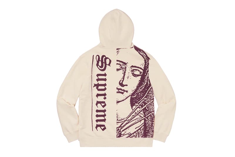 シュプリーム Supreme 2020年春夏コレクション スウェット 他カテゴリーと同様に、Rammellzee(ラメルジー)、Daniel Johnston(ダニエル・ジョンストン)、Keegan Dakkar(キーガン・ダッカー)といったアーティストの作品、〈Supreme〉の2001年カレンダーに使用されたJamil GS(ジャミル・GS)撮影による写真、アイコニックなNaomi Campbell(ナオミ・キャンベル)のポートレート写真にMark Gonzales(マーク・ゴンザレス)のドローイングをあしらったクルーネックといったコラボピースがラインアップ。そして、注目の今季のボックスロゴアイテムは、同系色の特殊な加工が施されたクルーネックがスタンバイする。