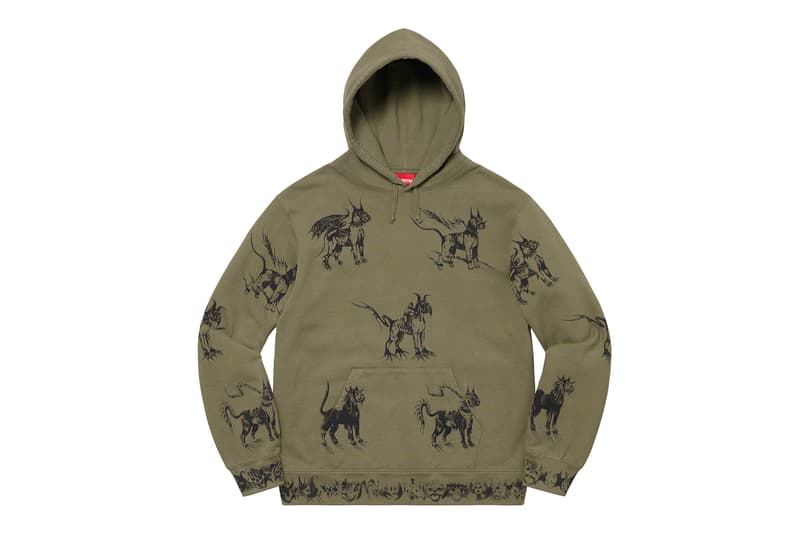 シュプリーム Supreme 2020年春夏コレクション スウェット 他カテゴリーと同様に、Rammellzee(ラメルジー)、Daniel Johnston(ダニエル・ジョンストン)、Keegan Dakkar(キーガン・ダッカー)といったアーティストの作品、〈Supreme〉の2001年カレンダーに使用されたJamil GS(ジャミル・GS)撮影による写真、アイコニックなNaomi Campbell(ナオミ・キャンベル)のポートレート写真にMark Gonzales(マーク・ゴンザレス)のドローイングをあしらったクルーネックといったコラボピースがラインアップ。そして、注目の今季のボックスロゴアイテムは、同系色の特殊な加工が施されたクルーネックがスタンバイする。