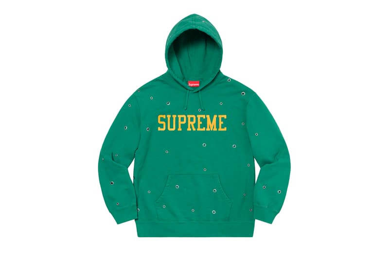 シュプリーム Supreme 2020年春夏コレクション スウェット 他カテゴリーと同様に、Rammellzee(ラメルジー)、Daniel Johnston(ダニエル・ジョンストン)、Keegan Dakkar(キーガン・ダッカー)といったアーティストの作品、〈Supreme〉の2001年カレンダーに使用されたJamil GS(ジャミル・GS)撮影による写真、アイコニックなNaomi Campbell(ナオミ・キャンベル)のポートレート写真にMark Gonzales(マーク・ゴンザレス)のドローイングをあしらったクルーネックといったコラボピースがラインアップ。そして、注目の今季のボックスロゴアイテムは、同系色の特殊な加工が施されたクルーネックがスタンバイする。