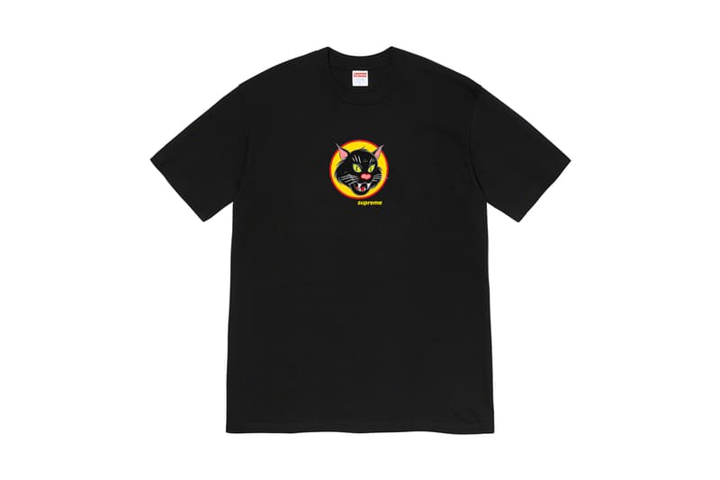 シュプリーム Supreme 2020年春夏コレクション Tシャツ 今回のコレクションの中でも最も注目すべきは、2Pac（トゥパック）のホログラムをフィーチャーした1枚であろう。既にティーザーがアップされており、期待が煽られていたが、ボックスロゴのボクサーブリーフを着用する2Pacの姿がプリントされている。また、女性写真家のPamela Hanson（パメラ・ハンソン）撮影による、1990年代を代表するスーパーモデル Naomi Campbell（ナオミ・キャンベル）のクラシックなポートレート写真と、レジェンドスケーター Mark Gonzales（マーク・ゴンザレス）のイラストを組み合わせたTシャツは、〈Supreme〉でしか実現しえない、スペシャルなプロダクトだ。その他、目を引くタイダイTシャツや、様々なフォントの単語がコラージュされたロングスリーブTシャツなど、同ブランドらしいセンス溢れるプリントが施されたアイテムが展開される。