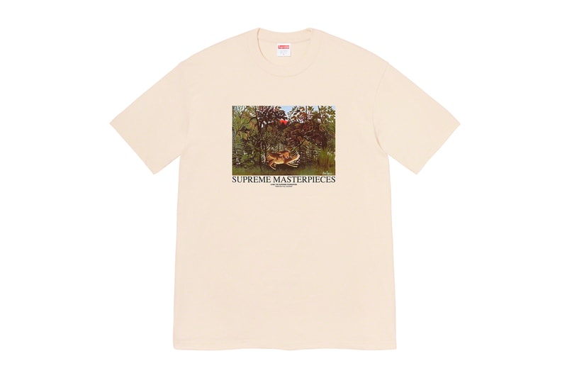 シュプリーム Supreme 2020年春夏コレクション Tシャツ 今回のコレクションの中でも最も注目すべきは、2Pac（トゥパック）のホログラムをフィーチャーした1枚であろう。既にティーザーがアップされており、期待が煽られていたが、ボックスロゴのボクサーブリーフを着用する2Pacの姿がプリントされている。また、女性写真家のPamela Hanson（パメラ・ハンソン）撮影による、1990年代を代表するスーパーモデル Naomi Campbell（ナオミ・キャンベル）のクラシックなポートレート写真と、レジェンドスケーター Mark Gonzales（マーク・ゴンザレス）のイラストを組み合わせたTシャツは、〈Supreme〉でしか実現しえない、スペシャルなプロダクトだ。その他、目を引くタイダイTシャツや、様々なフォントの単語がコラージュされたロングスリーブTシャツなど、同ブランドらしいセンス溢れるプリントが施されたアイテムが展開される。