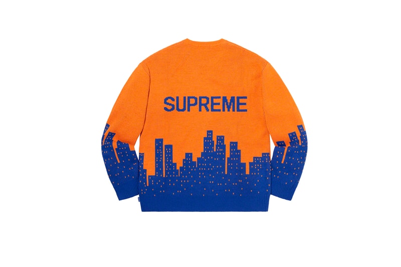 シュプリーム Supreme 2020年春夏コレクション トップス 2019年9月に亡くなったアメリカ人アーティスト Daniel Johnston（ダニエル・ジョンストン）のイラストが全面にプリントされた半袖シャツは、トップスの中では今季を象徴するアイテムといえる。グランジムーブメントにも多大な影響を与えた彼にオマージュを捧げたプロダクトはファンならずとも手に入れておきたいところ。Che Guevara（チェ・ゲバラ）のイラストが全面に配されたシャツや、ブルーのカラーが印象的なキューバシャツなど、キューバに関連したアイテムも登場。タトゥーアーティスト、Keegan Dakkar（キーガン・ダッカー）の作品がプリントされたバスケットボール・ジャージーもユニークな仕上がり。その他にもカラフルな切り替えが施されたラガーシャツや、ニューヨークの街並みが編み込まれたニットなど、〈Supreme〉らしい独自の解釈が施されたアイテムが揃う。