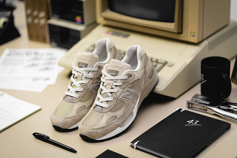 New Balance 992の復刻版が 43einhalb のエディトリアルに登場 43einhalb steve jobs apple new balance 992 one more thing editorial grey tan release date info photos price