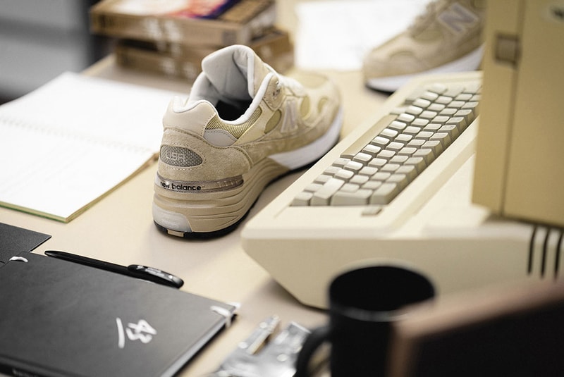 New Balance 992の復刻版が 43einhalb のエディトリアルに登場 43einhalb steve jobs apple new balance 992 one more thing editorial grey tan release date info photos price