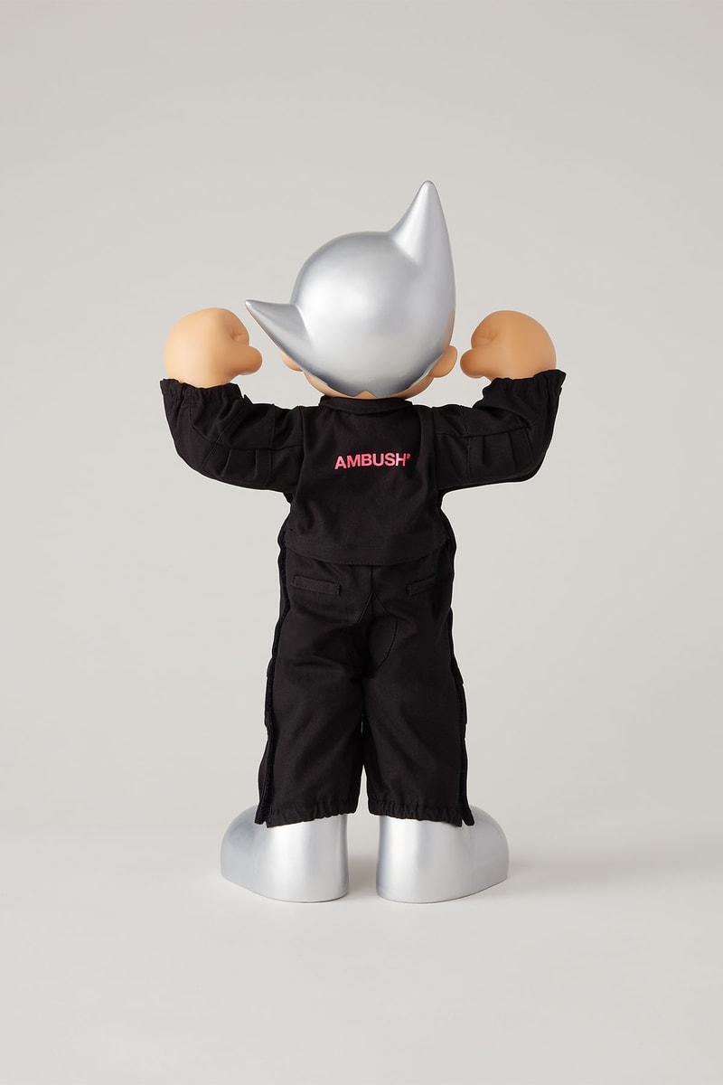 アンブッシュ® AMBUSH® が手塚治虫の名作 SF 漫画/アニメ『鉄腕アトム』とのコラボフィギュアを発売