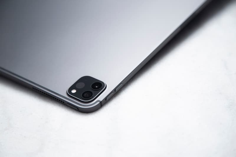 アップルの新型 iPad Proにクローズアップ アイパッド Apple iPad Pro 12.9" Tablet Closer Look PC Laptop Replacement