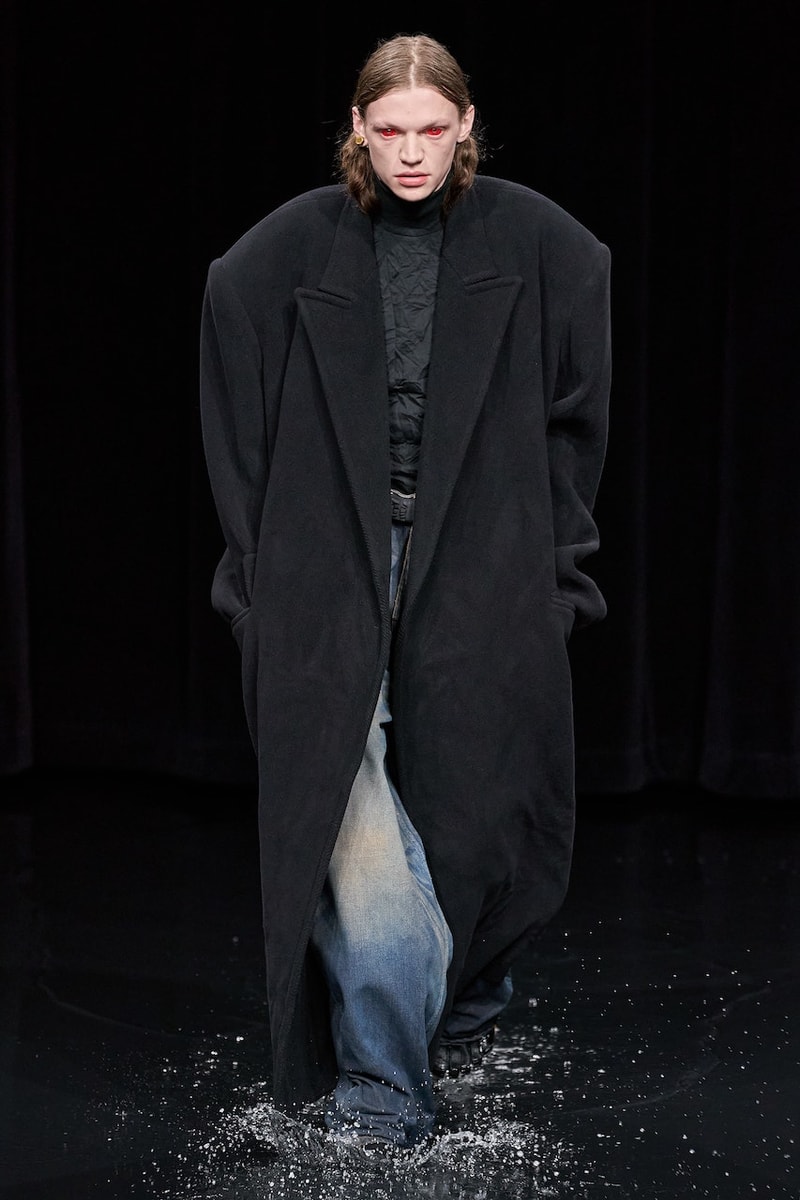 バレンシアガ 2020年秋冬コレクション Balenciaga Fall/Winter 2020 fw20 Runway Show Paris Fashion Week Climate Change  Demna Gvasalia Menswear Womenswear collection