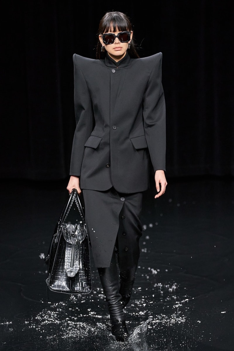 バレンシアガ 2020年秋冬コレクション Balenciaga Fall/Winter 2020 fw20 Runway Show Paris Fashion Week Climate Change  Demna Gvasalia Menswear Womenswear collection