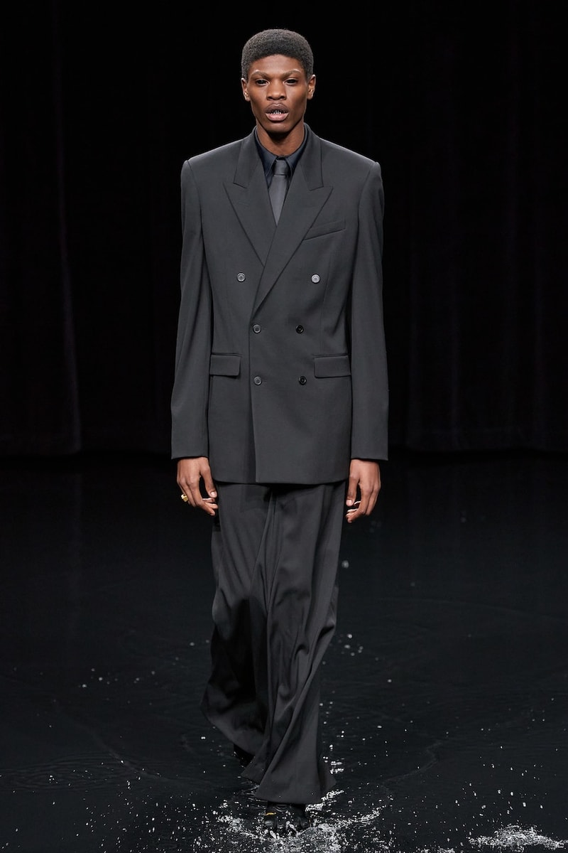 バレンシアガ 2020年秋冬コレクション Balenciaga Fall/Winter 2020 fw20 Runway Show Paris Fashion Week Climate Change  Demna Gvasalia Menswear Womenswear collection