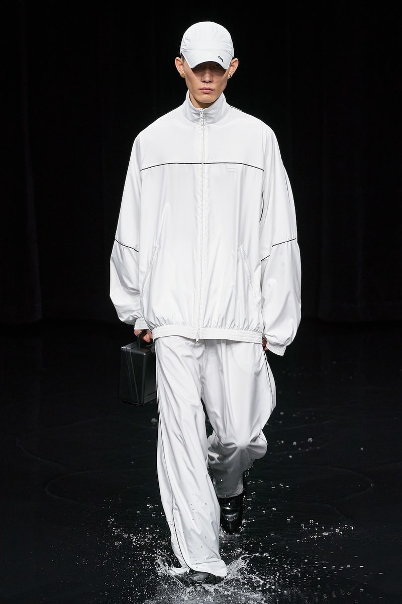 バレンシアガ 2020年秋冬コレクション Balenciaga Fall/Winter 2020 fw20 Runway Show Paris Fashion Week Climate Change  Demna Gvasalia Menswear Womenswear collection