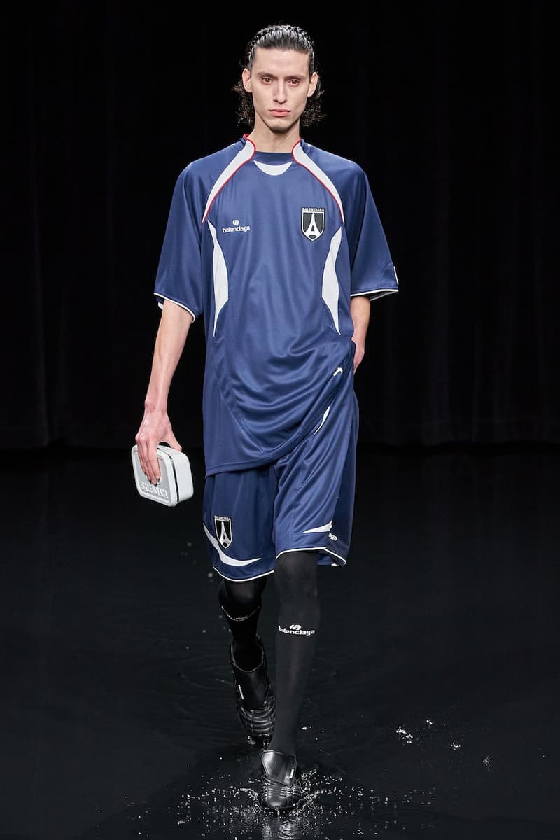 バレンシアガ 2020年秋冬コレクション Balenciaga Fall/Winter 2020 fw20 Runway Show Paris Fashion Week Climate Change  Demna Gvasalia Menswear Womenswear collection