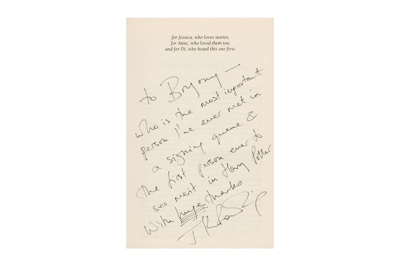 J.K. Rowlingサイン入りの『ハリーポッターと賢者の石』初版本が約1,570万円以上で落札された Harry Potter and the Philosopher's Stone First Edition £118,000 GBP Auction Rowling J.K. Rowling Wizards Hogwarts Bryony Evens Christopher Little auctions Bonhams