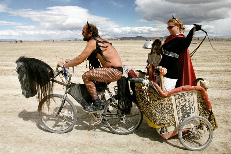 世界最大アート・音楽フェス Burning Man 2020年は予定通り開催 burning man art festival nevada black rock desert city events shows coronavirus outbreak pandemic