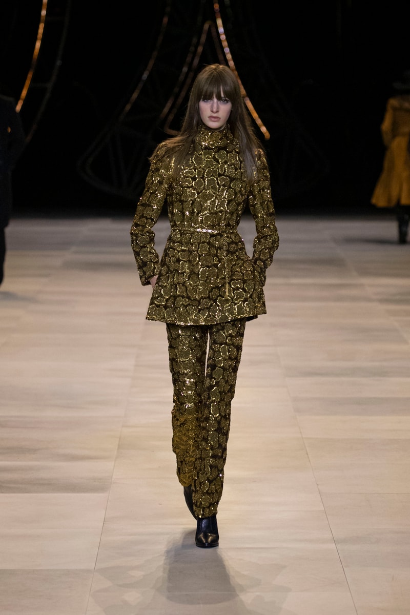 セリーヌ 2020年秋冬コレクション CELINE Fall/Winter 2020 Runway Collection Cesar Compression Project Crystals Jewelry Necklaces Pins Cuffs Vests Shirts Capes Hats Pants Ruffles Gingham Fur