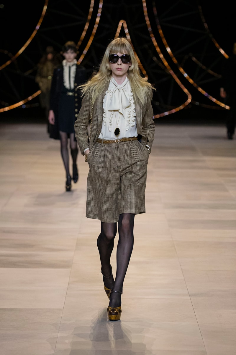 セリーヌ 2020年秋冬コレクション CELINE Fall/Winter 2020 Runway Collection Cesar Compression Project Crystals Jewelry Necklaces Pins Cuffs Vests Shirts Capes Hats Pants Ruffles Gingham Fur