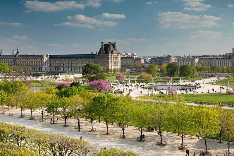 ディオール DIOR がチュイルリー公園の改修のためルーブル美術館と5年間のパートナーシップを締結 Tuileries Garden Paris France Louvre Place de la Concorde Trees Sculptures Statues Public Park 