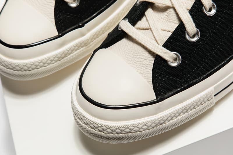 フィアオブゴッド エッセンシャルズ x コンバースのChuck 70にクローズアップ Fear of God Essentials x Converse Chuck 70 “Black/Egret” “Ivory/Black”  Release Information Closer Look Editorial HYPEBEAST Footwear Drops Images Jerry Lorenzo FOG 