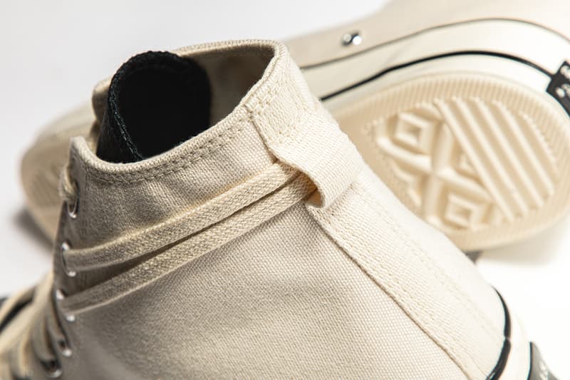 フィアオブゴッド エッセンシャルズ x コンバースのChuck 70にクローズアップ Fear of God Essentials x Converse Chuck 70 “Black/Egret” “Ivory/Black” Release Information Closer Look Editorial HYPEBEAST Footwear Drops Images Jerry Lorenzo FOG