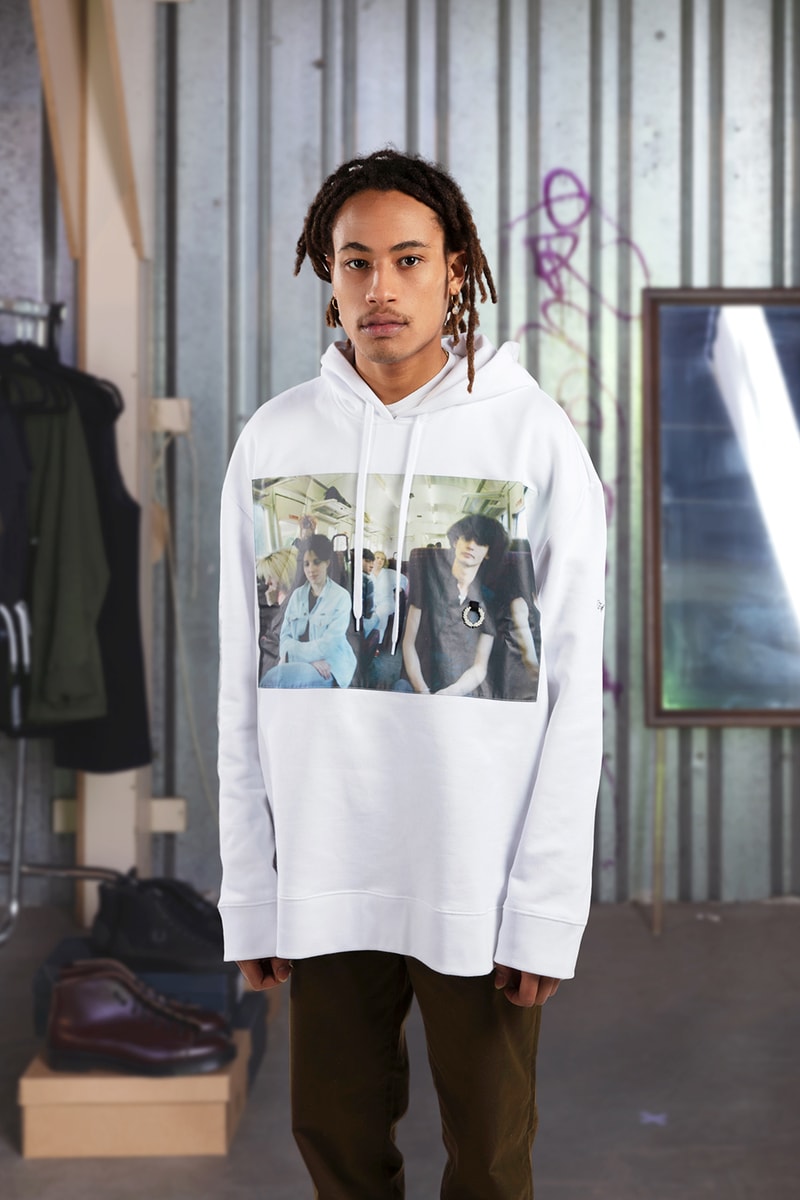 ラフシモンズ フレッドペリー 1970〜80年代の UK サブカルチャーにインスパイアされた Raf Simons × Fred Perry 2020年春夏コレクションが到着 Raf Simons fred perry collection spring summer 2020 release information buy cop purchase gavin watson polo shirt hoodie coach jacket t-shirt