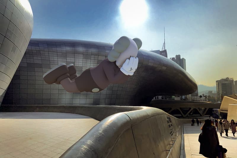 カウズが画期的なARアート“EXPANDED HOLIDAY”を発表 kaws expanded holiday companion acute art app augmented art