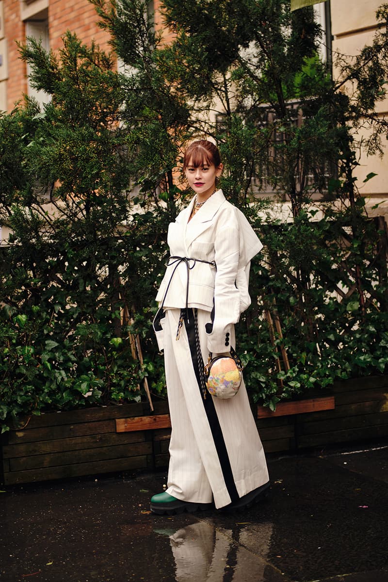ストリートスタイル:2020年秋冬シーズンのパリ・ファッションウィーク ウィメンズ Streetstyle:Paris Fashion Week Fall/Winter 2020 Paris Fashion Week Fall/Winter 2020 Streetstyle Womenswear Looks HYPEBAE Spotted Bella Hadid Kaia Gerber Michéle Lamy Dior Maison Margiela Louis Vuitton Jordans LOEWE Rick Owens Alexa Chung