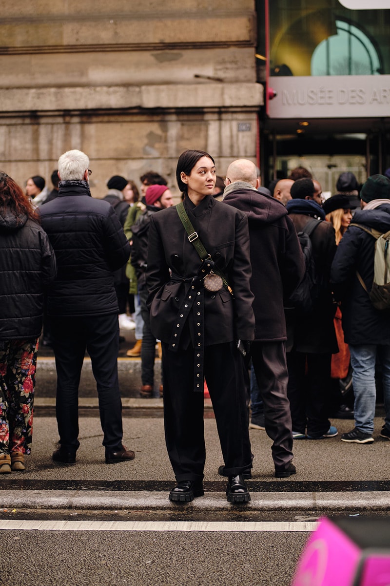 ストリートスタイル：2020年秋冬シーズンのパリ・ファッションウィーク ウィメンズ Streetstyle：Paris Fashion Week Fall/Winter 2020 Paris Fashion Week Fall/Winter 2020 Streetstyle Womenswear Looks HYPEBAE Spotted Bella Hadid Kaia Gerber Michéle Lamy Dior Maison Margiela Louis Vuitton Jordans LOEWE Rick Owens Alexa Chung
