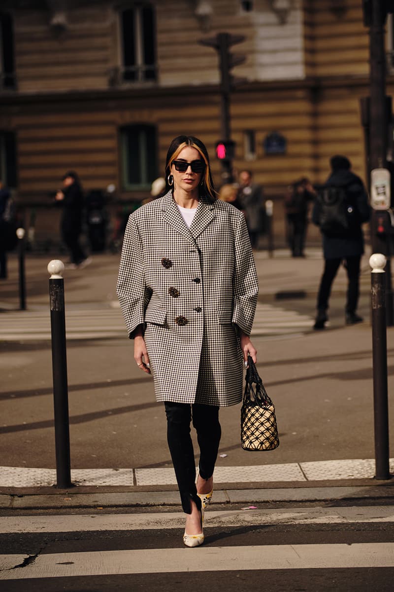 ストリートスタイル:2020年秋冬シーズンのパリ・ファッションウィーク ウィメンズ Streetstyle:Paris Fashion Week Fall/Winter 2020 Paris Fashion Week Fall/Winter 2020 Streetstyle Womenswear Looks HYPEBAE Spotted Bella Hadid Kaia Gerber Michéle Lamy Dior Maison Margiela Louis Vuitton Jordans LOEWE Rick Owens Alexa Chung