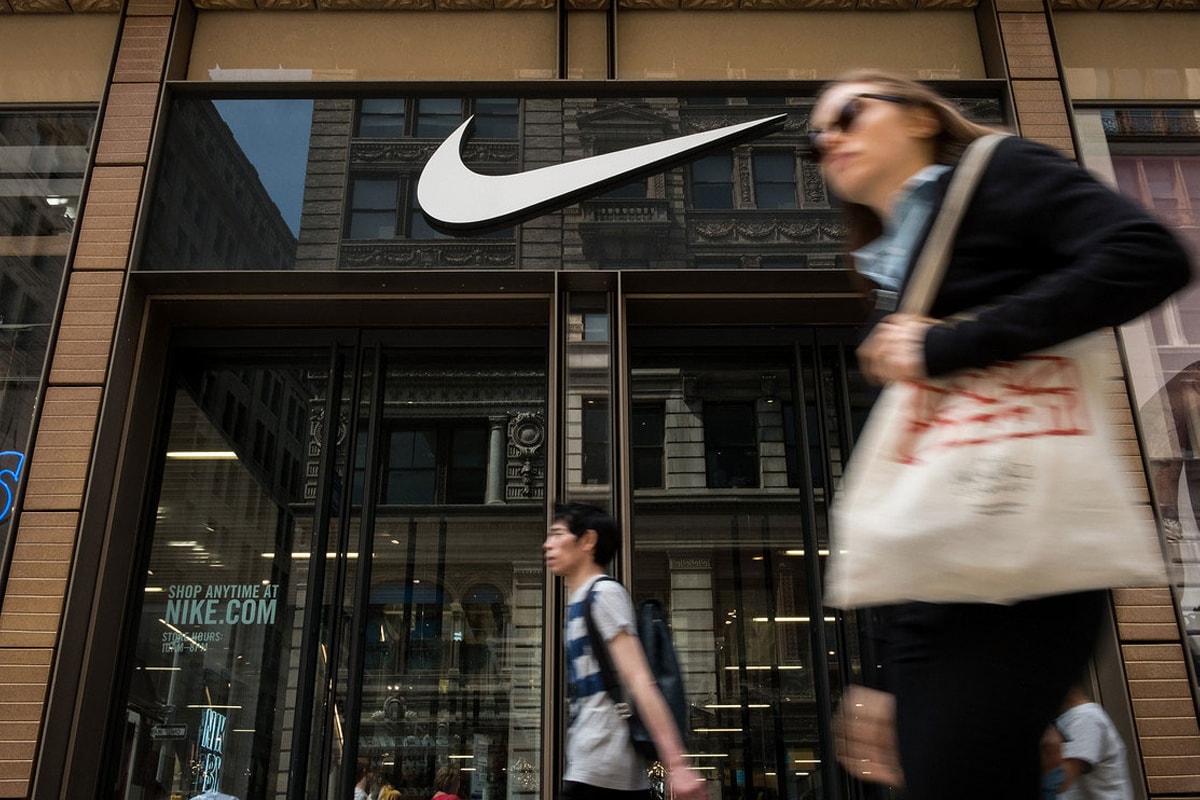 ナイキ 新型コロナウイルスの影響により Nike の時価総額が170億ドル下落 nike china greater market valuation loss 17 billion usd coronavirus pandemic sportswear finance economics