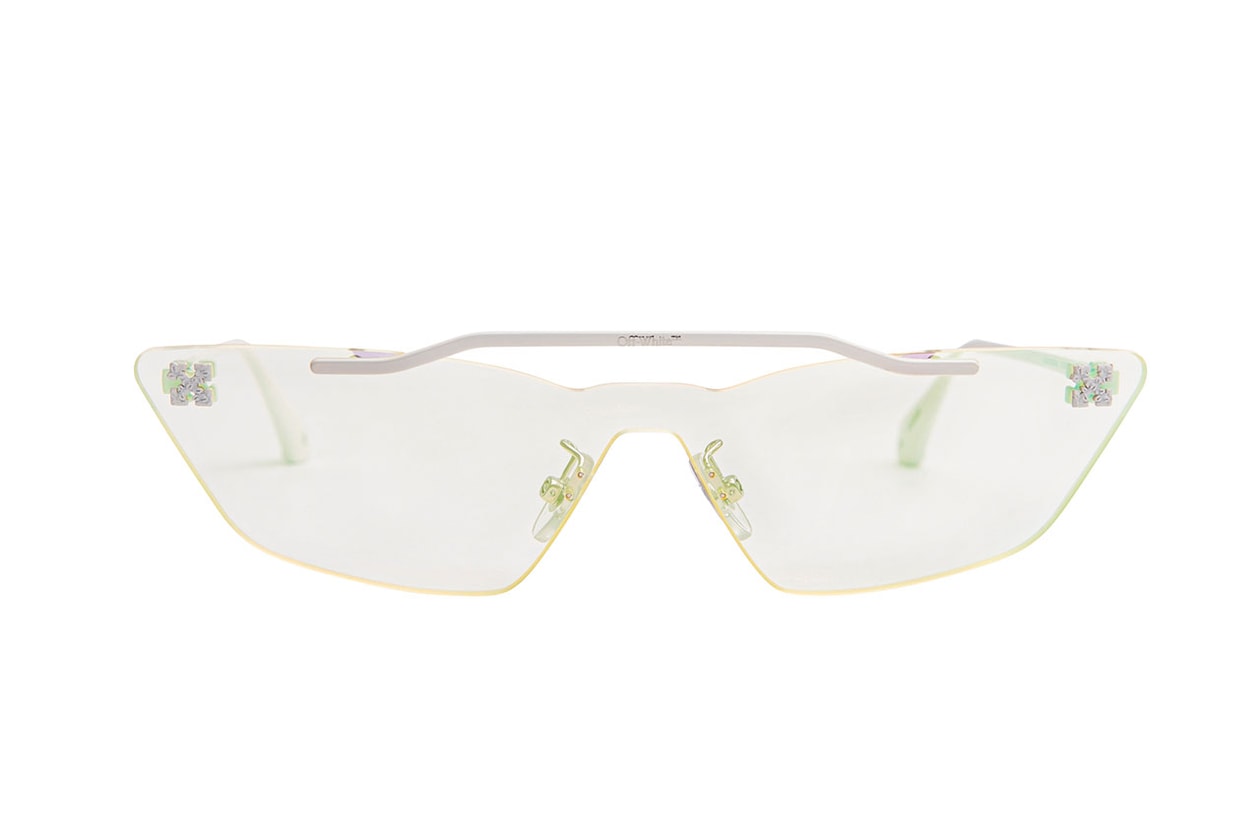 ユルゲン・テラーが撮り下ろしたオフホワイトのバッグとアイウェアのキャンペーン