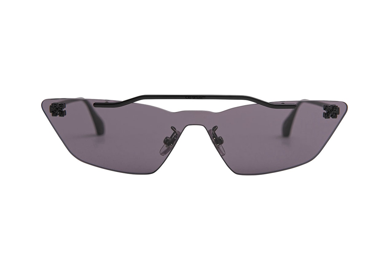 ユルゲン・テラーが撮り下ろしたオフホワイトのバッグとアイウェアのキャンペーン