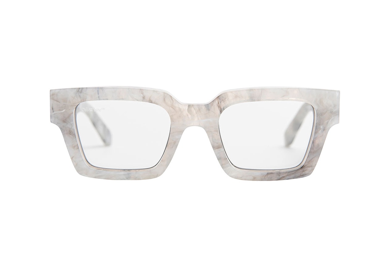 ユルゲン・テラーが撮り下ろしたオフホワイトのバッグとアイウェアのキャンペーン